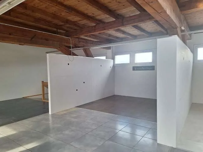 1'700 m2 di spazi di vendita, uffici e magazzini in una posizione ideale direttamente alla stazione ferroviaria e vicino alla MIGLIO DI NEGOZI – foto 18 di 28