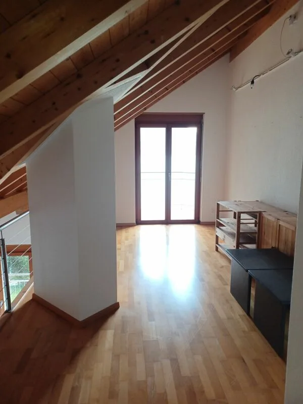 Helle Duplex-Wohnung im Dachgeschoss