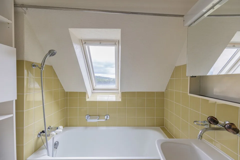 1. Zimmer Wohnung mit Ausblick auf den Rhein