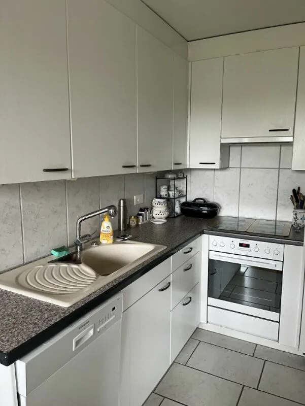 Bright 3.5-room apartment on the 13th floor with a large balcony and beautiful views!