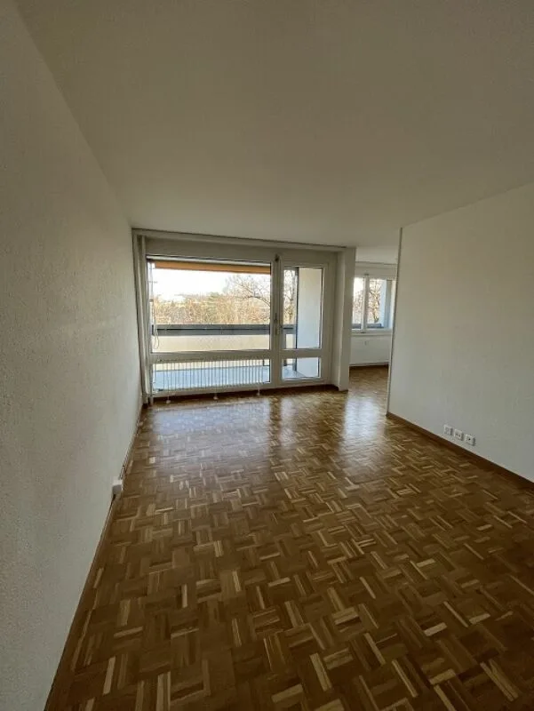 Bright 3.5-room apartment on the 13th floor with a large balcony and beautiful views!