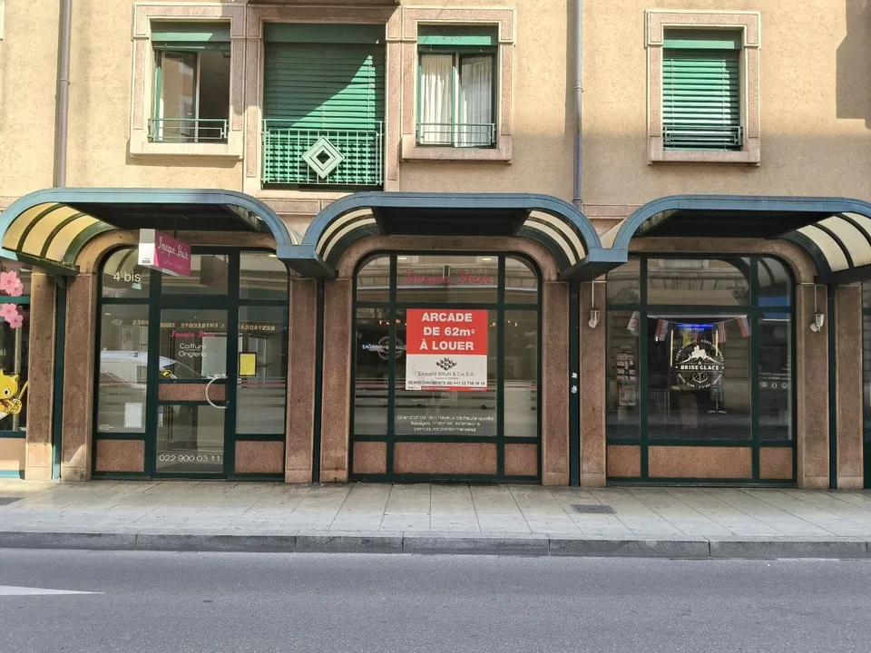 Arcade de 62 m2, idéale pour une activité salon de coiffure.