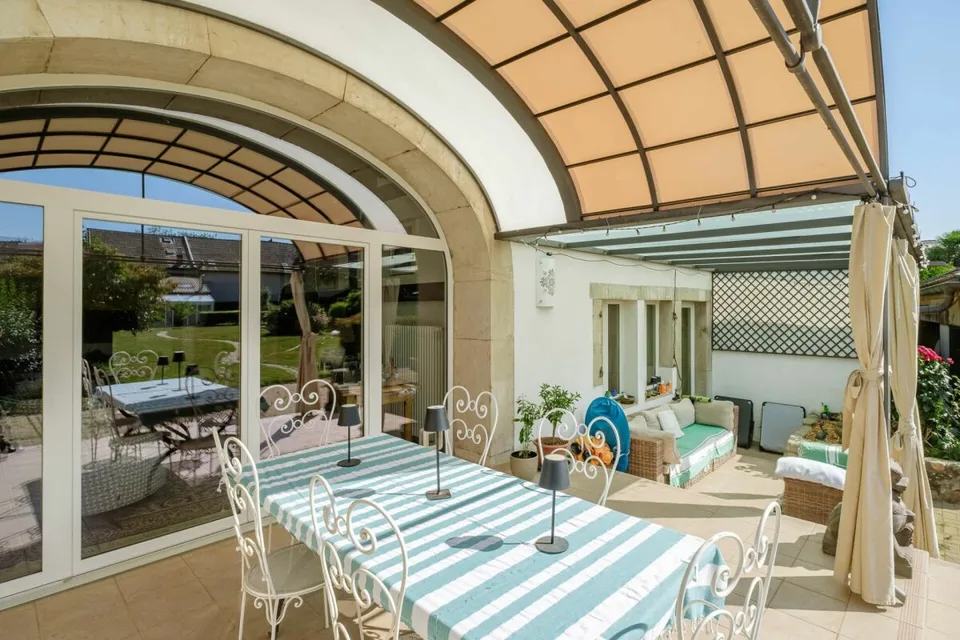 Maison avec beaucoup de charme au coeur de Laconnex