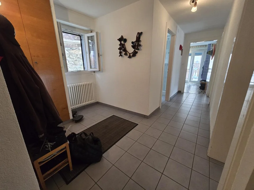 Bello appartamento luminoso con 2 balconi - 3.5 locali - garage privato incluso