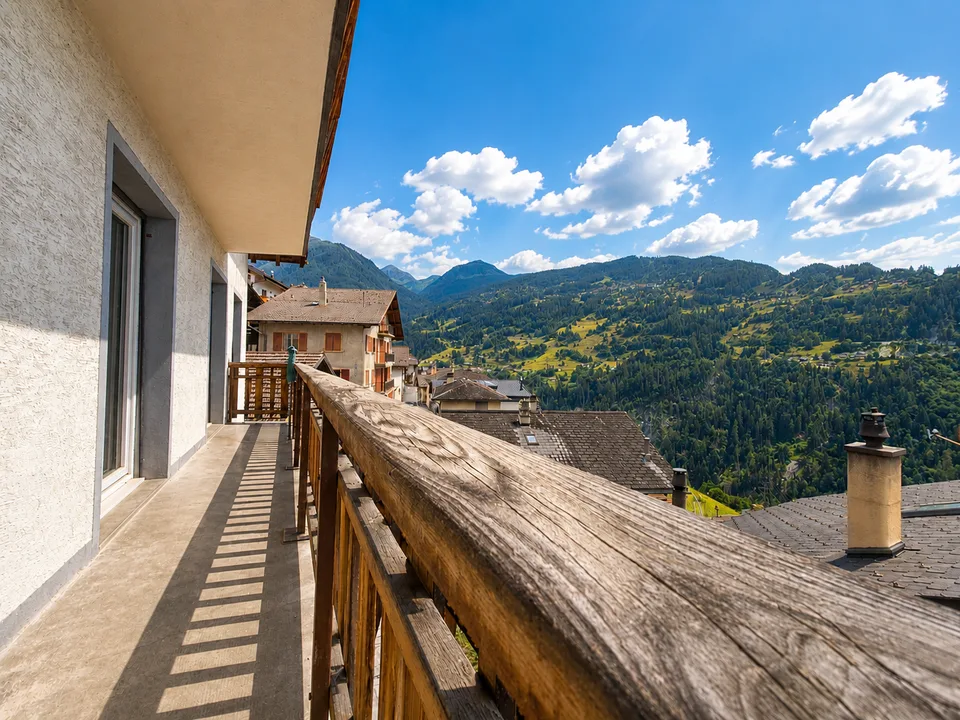 Bello appartamento luminoso con 2 balconi - 3.5 locali - garage privato incluso