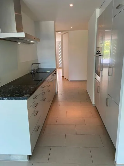 In a quiet location, modern 3.5-room apartment with covered balcony