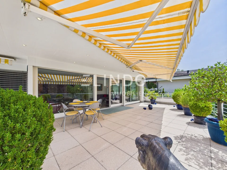 Grosszügige Terrassenwohnung mit Doppelgarage - Adliswil