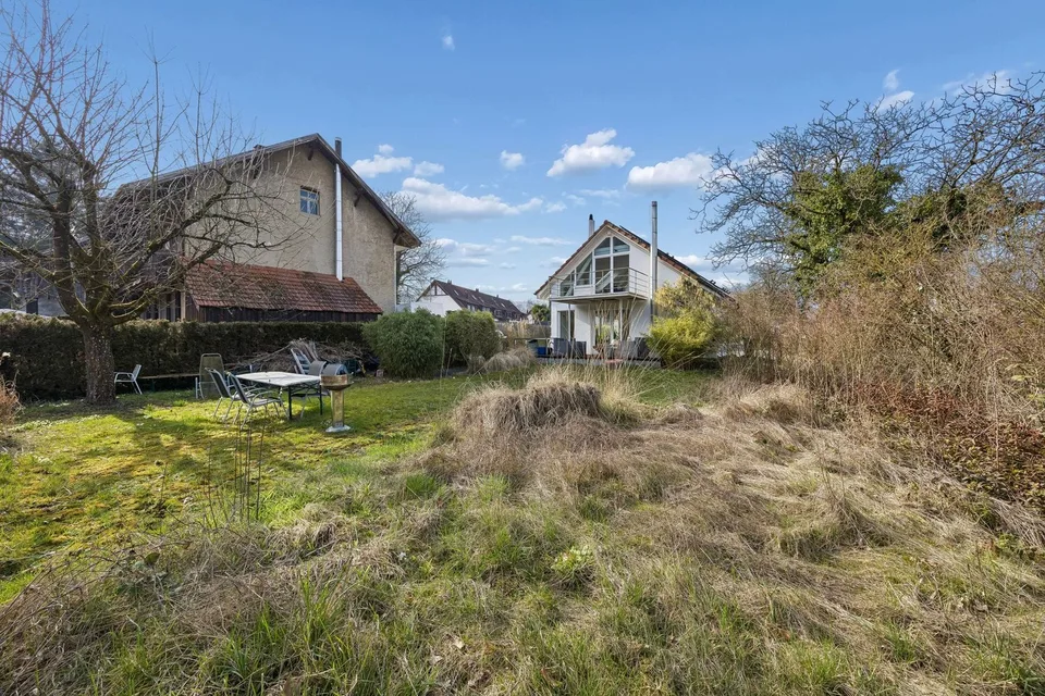 790 m² di terreno in zona residenziale soleggiata - possibilità polivalenti di ristrutturazione, ampliamento o ricostruzione