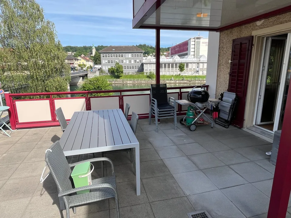Casa multifamiliare con 4 appartamenti in una posizione incantevole direttamente sul fiume Aare. – foto 17 di 30