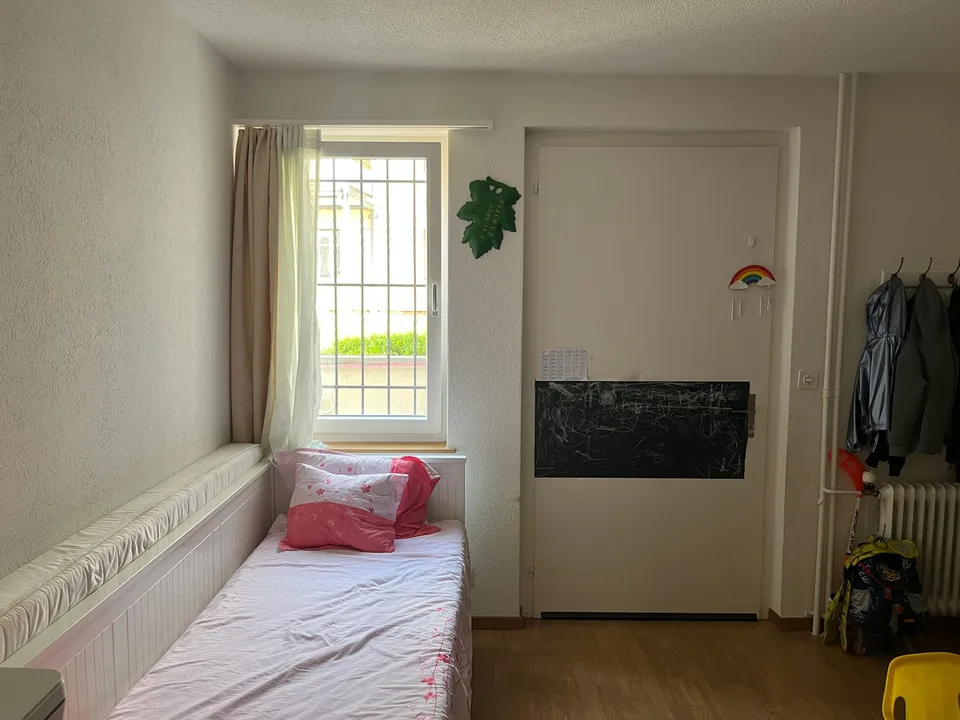 Casa multifamiliare con 4 appartamenti in una posizione incantevole direttamente sul fiume Aare. – foto 7 di 30