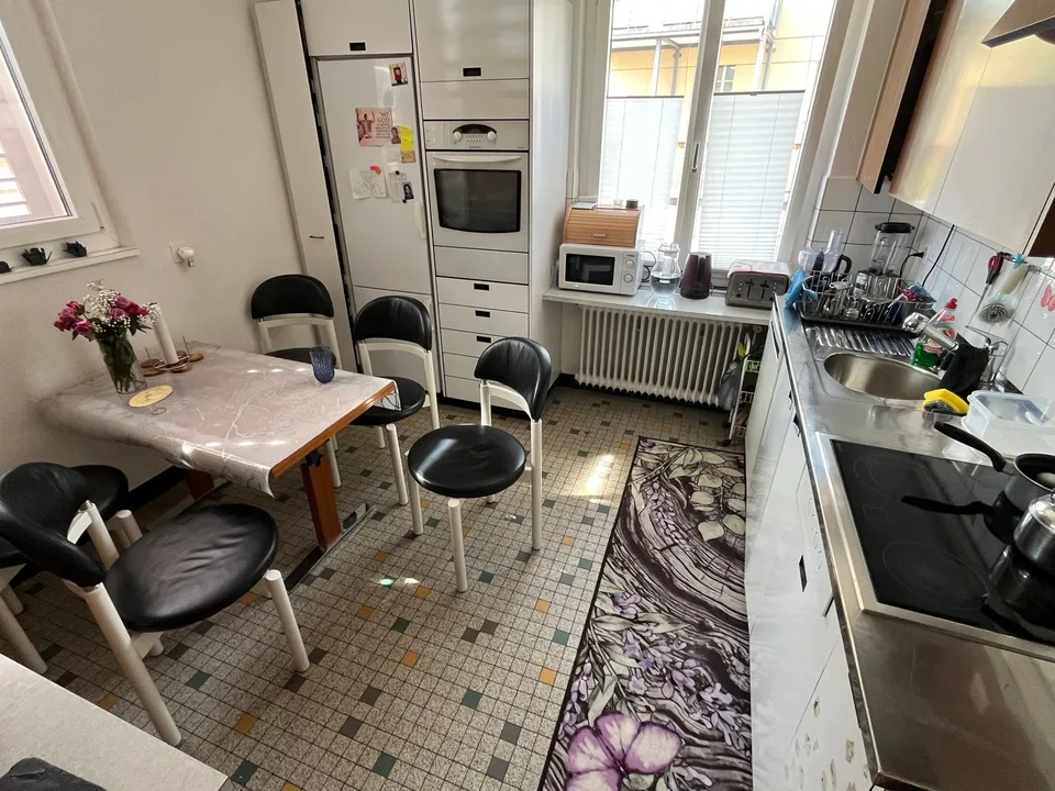 Casa multifamiliare con 4 appartamenti in una posizione incantevole direttamente sul fiume Aare. – foto 8 di 30