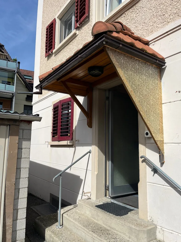 Casa multifamiliare con 4 appartamenti in una posizione incantevole direttamente sul fiume Aare.