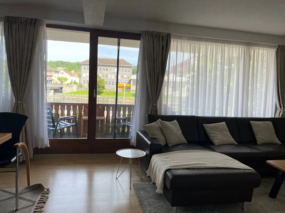 Casa multifamiliare con 4 appartamenti in una posizione incantevole direttamente sul fiume Aare. – foto 6 di 30