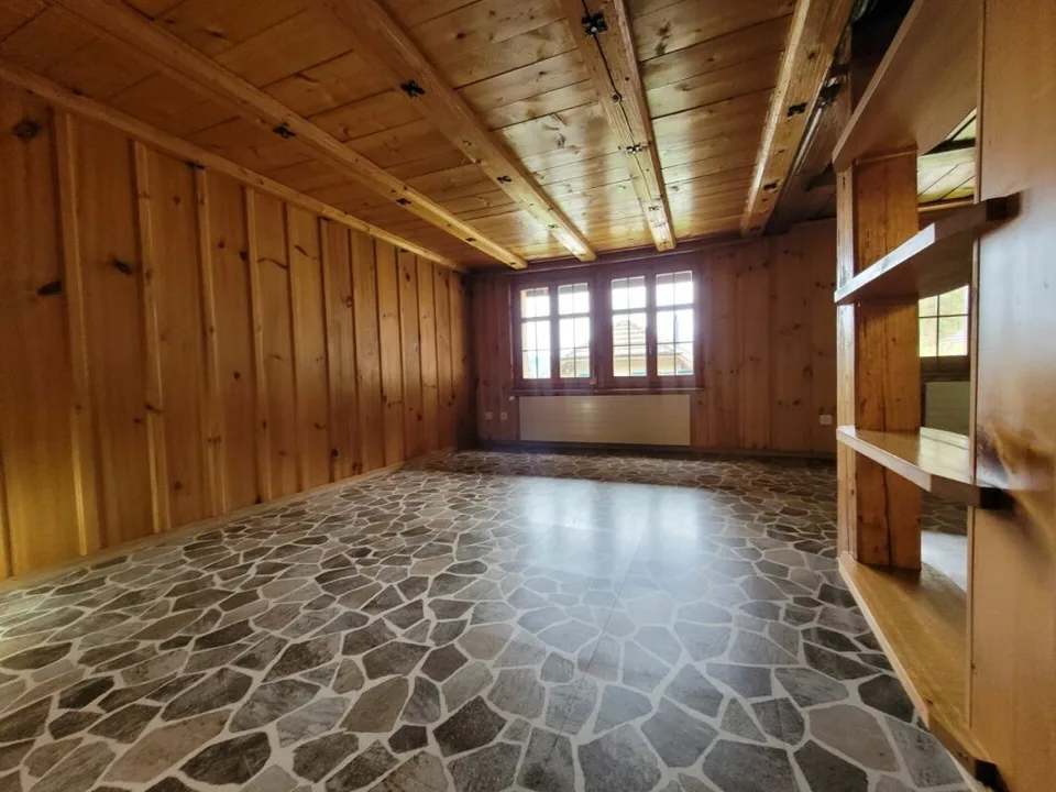 Charmante 3.5 Maisonette-Wohnung im EG mit rustikalem Flair