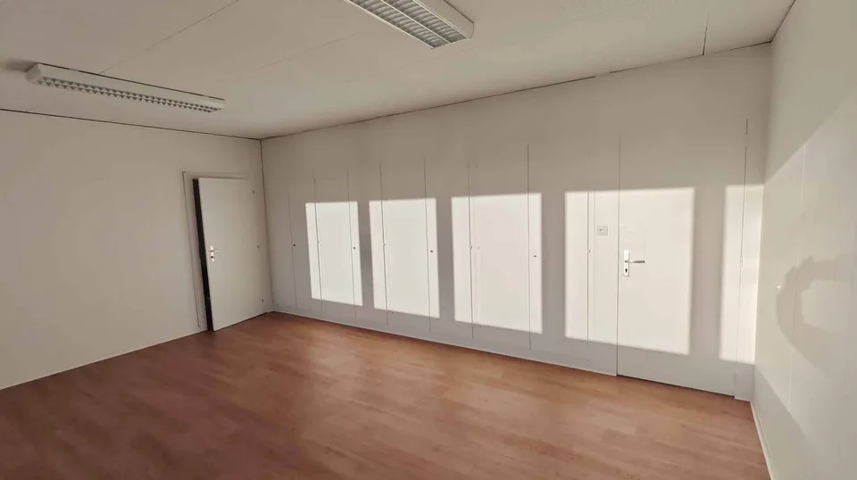 Nouvelle opportunité  Surface tertiaire flexible de 180 m²  Divisible dès 90 m²