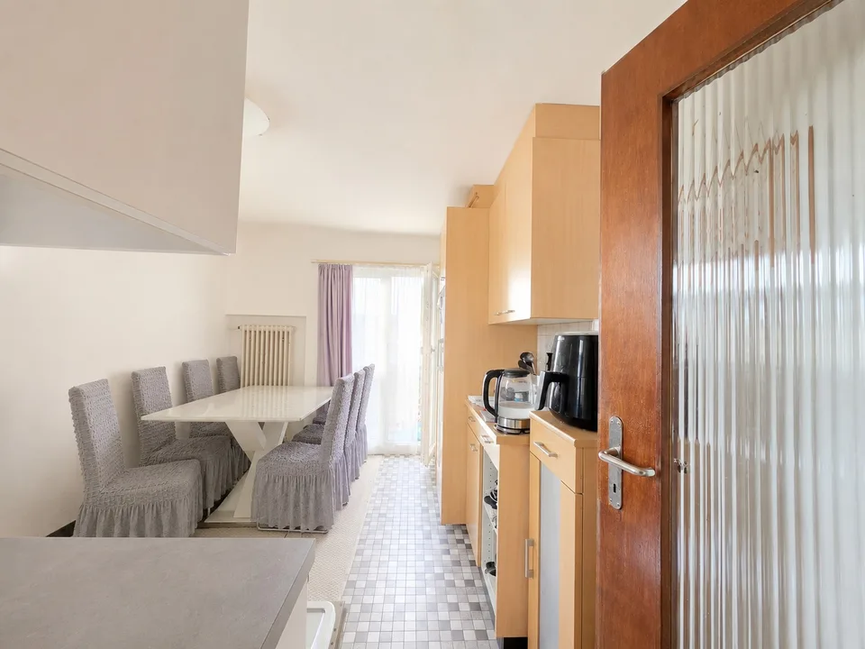 Ampio appartamento di 4.5 locali con balcone in una zona tranquilla in affitto