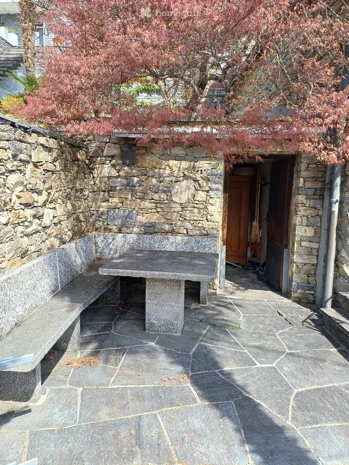 Charmant Rustico à Agarone – maison de pierre 2 pièces à louer avec vue à couper le souffle