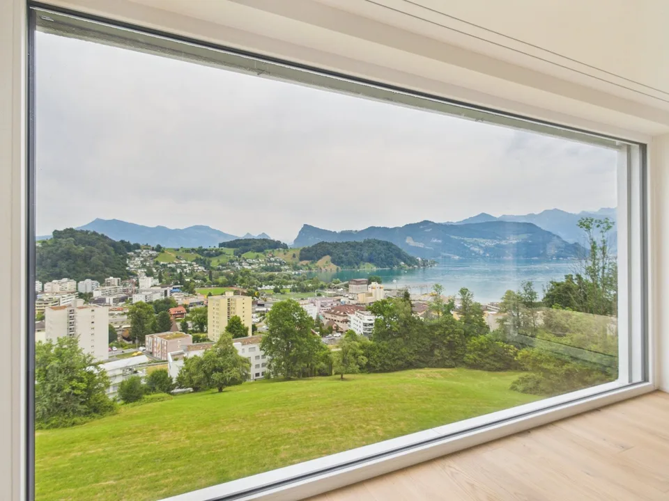 4.5-Zimmer Eigentumswohnung mit See-, Stadt- und Bergsicht!