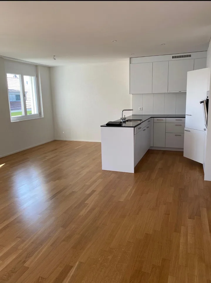 TOP MODERNE 2.5-Zwg mit Balkon