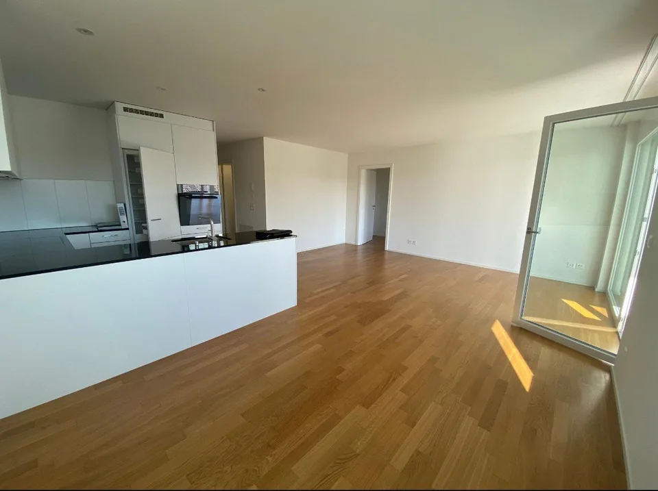TOP MODERNE 2.5-Zwg mit Balkon