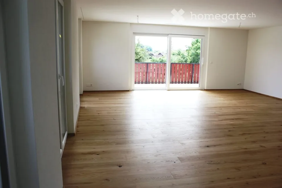 Helle, ruhige, rollstuhlgängige grosse 3 1/2 Zimmerwohnung