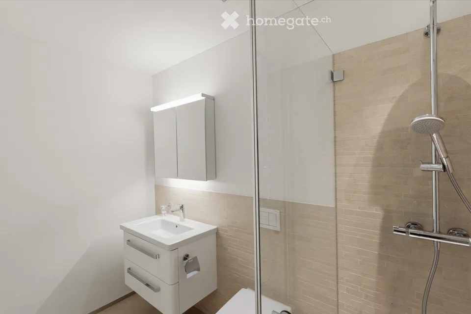 Helle 3.5-Zimmer-Wohnung in Greppen – modern, ruhig und seenah