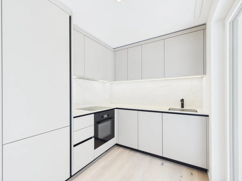 Appartamento in proprietà di 3,5 locali con vista lago, città e montagna!