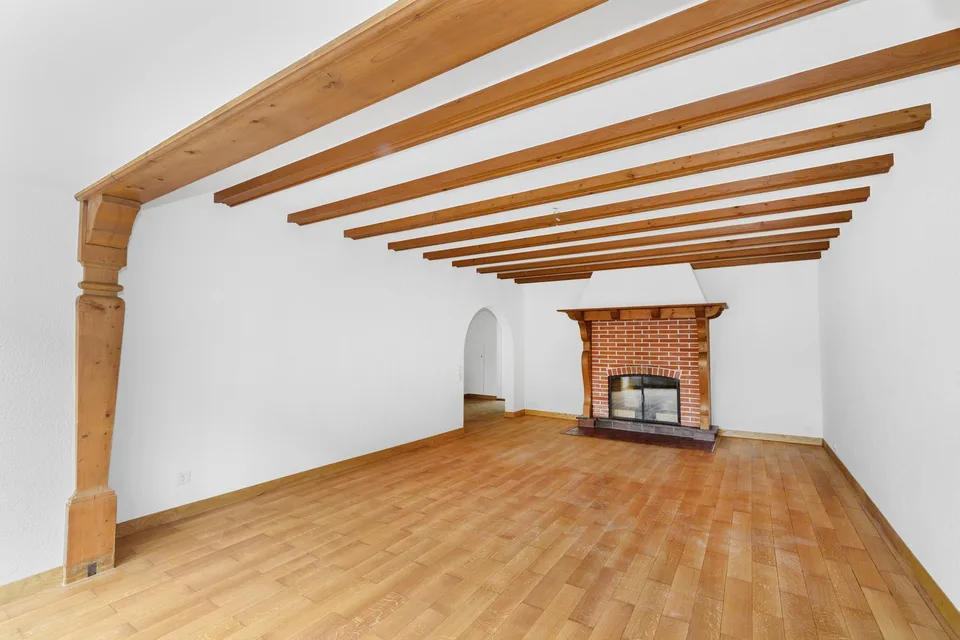 3.5- Zimmerwohnung, 2. OG links mit zusätzlichem Mansardenzimmer