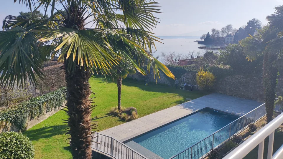 Majestueuse villa de 9 pièces avec accès privé au lac – photo 9 sur 12