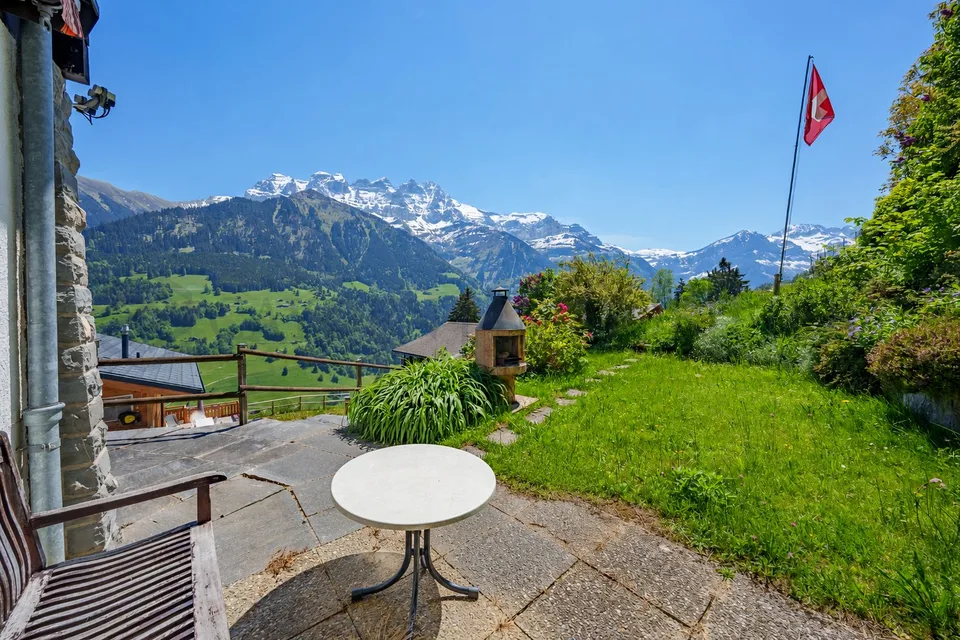 Chalet authentique, vue panoramique sur les montagnes