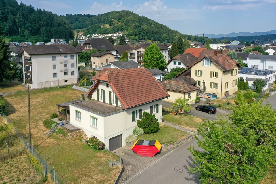 Bauland an bevorzugter Lage oder Zweifamilienhaus mit grossem Garten