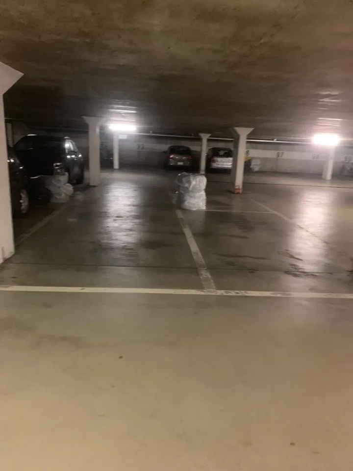 Fino a 40 posti auto disponibili nel garage sotterraneo.