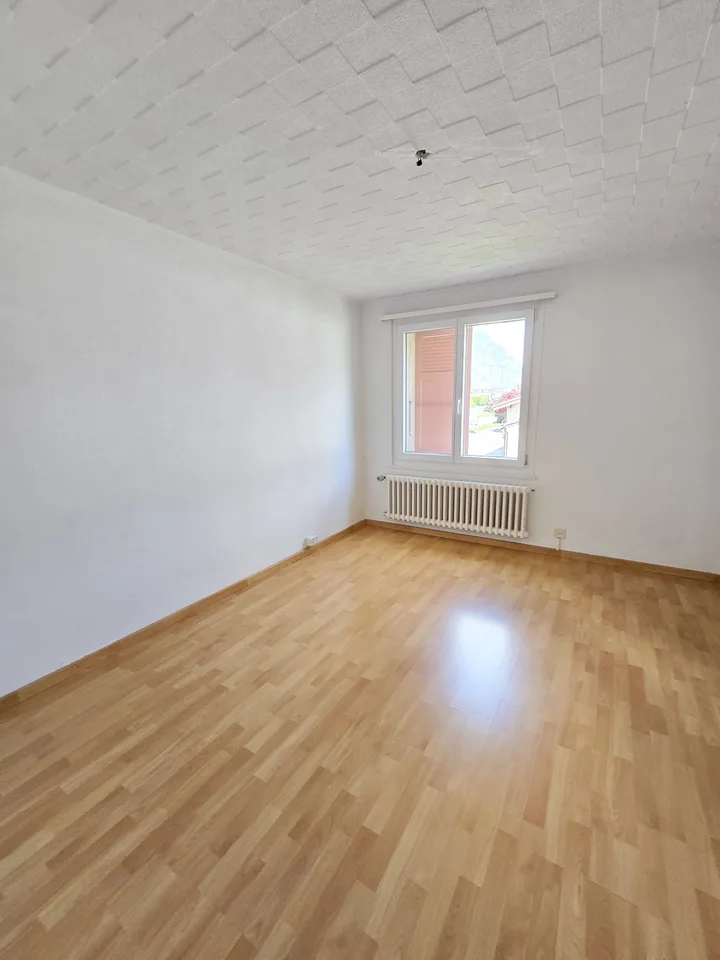 5,5 Zimmer renoviert mit geräumigen Volumen
