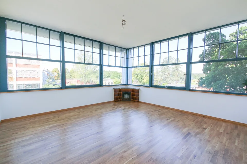LOFT APARTMENT - FORMER BATA DIRECTOR'S OFFICE