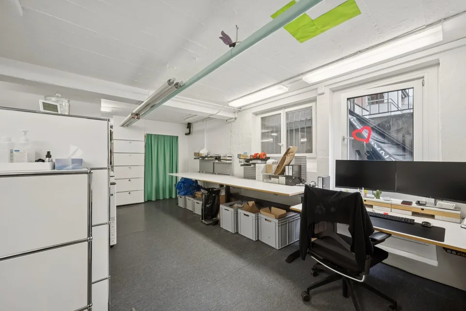 Vielseitige Gewerbefläche mit Büro und Lager an bester Lage – Foto 8 von 21