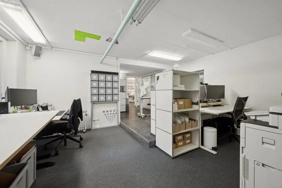 Vielseitige Gewerbefläche mit Büro und Lager an bester Lage – Foto 9 von 21