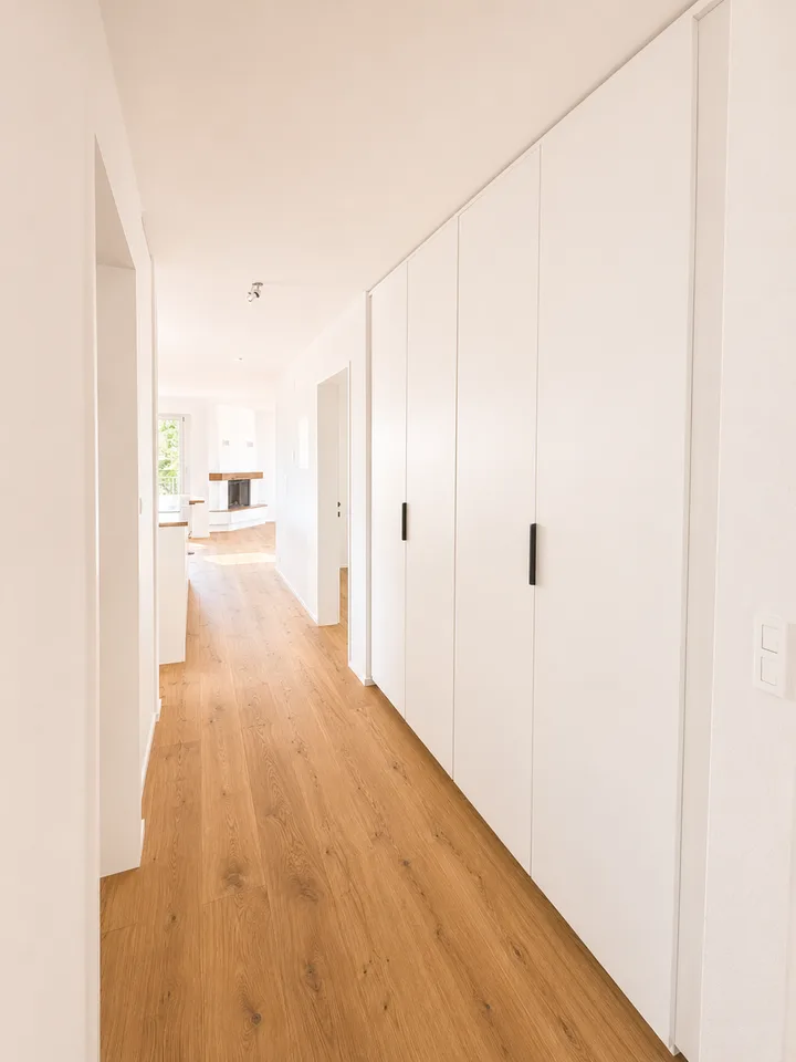 7.5-room owner-occupied apartment with unobstructable lake and mountain view! – photo 6 of 14