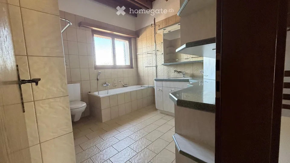 Detached 6½-room single-family house with large garden and development potential in Berg SG – photo 14 of 18