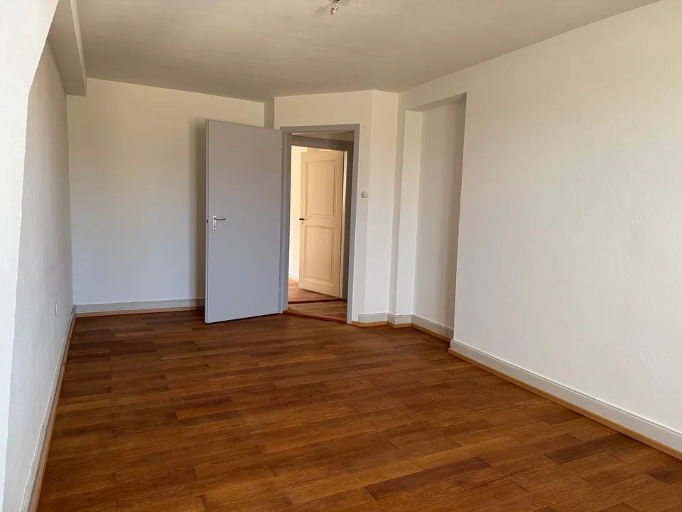 Charmante 5-Zimmer-Maisonette-Wohnung an ruhiger Quartierstrasse in Basel – Foto 12 von 20
