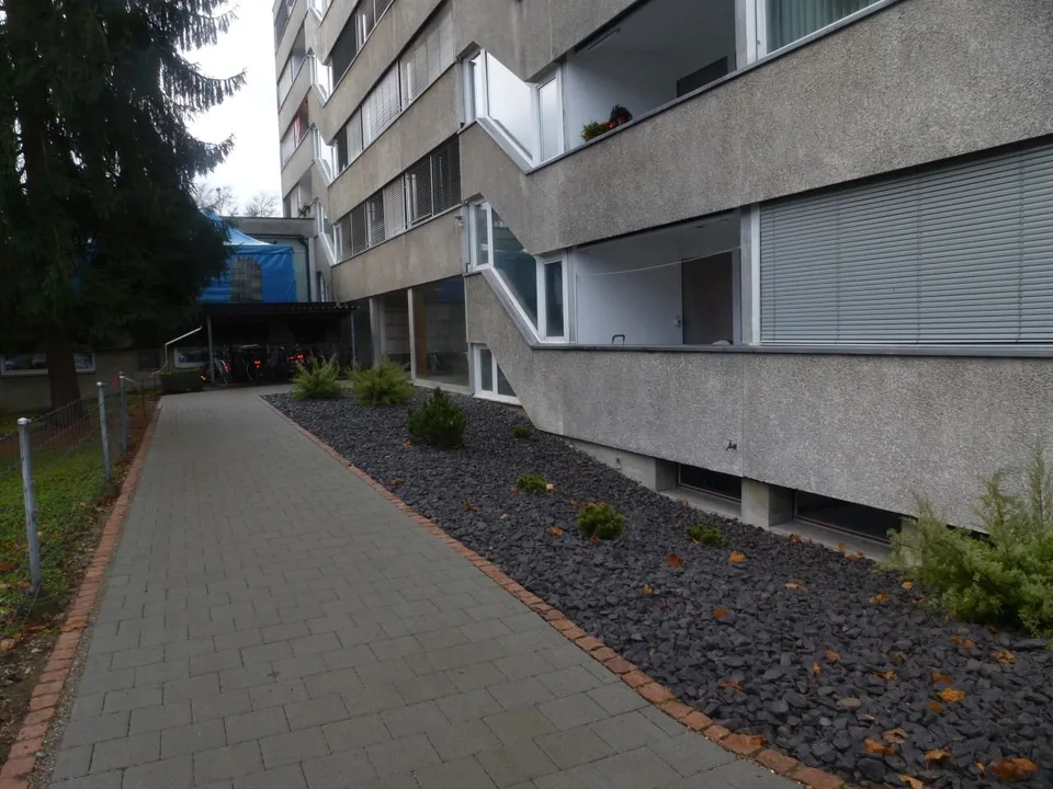 Ampio appartamento luminoso di 3,5 locali con balcone