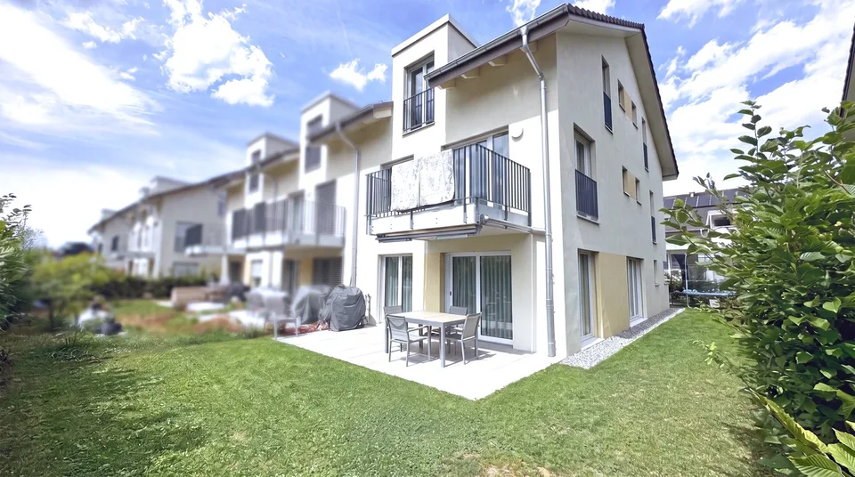 Modernes 6.5-Zimmer-Reihenendhaus mit 146 m2 Garten in Waltenschwil