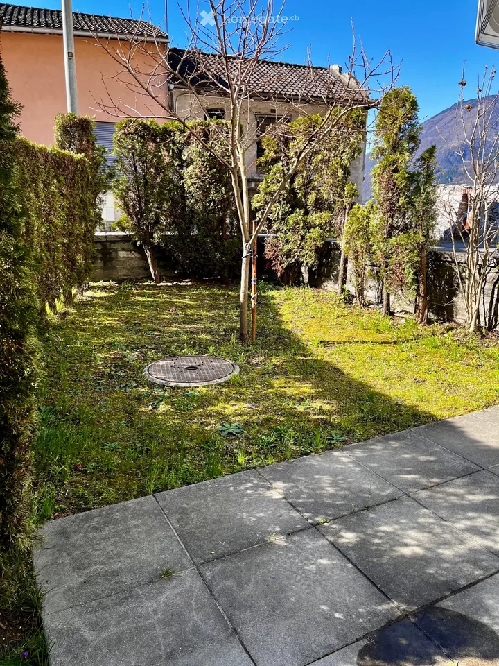 2.5 locali con ingresso indipendente, giardino e posto auto