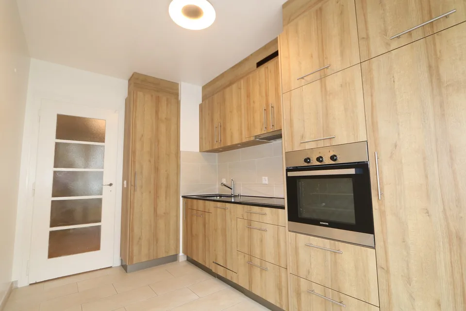 Zweieinhalb-Zimmer-Wohnung mit Balkon in Champel-Florissant
