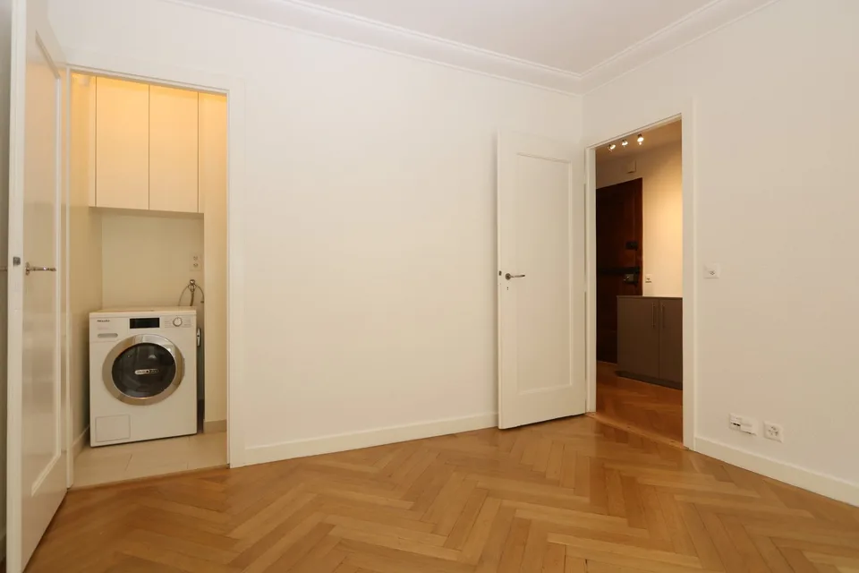 Zweieinhalb-Zimmer-Wohnung mit Balkon in Champel-Florissant