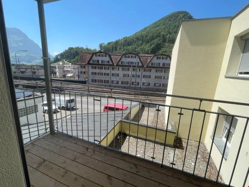 Studio charmant avec balcon et vue sur les montagnes à Seewen SZ