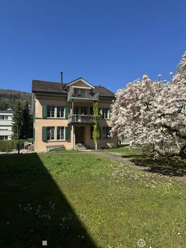 3½-Zimmer-Dachwohnung in einer Villa an ruhiger, zentraler Lage