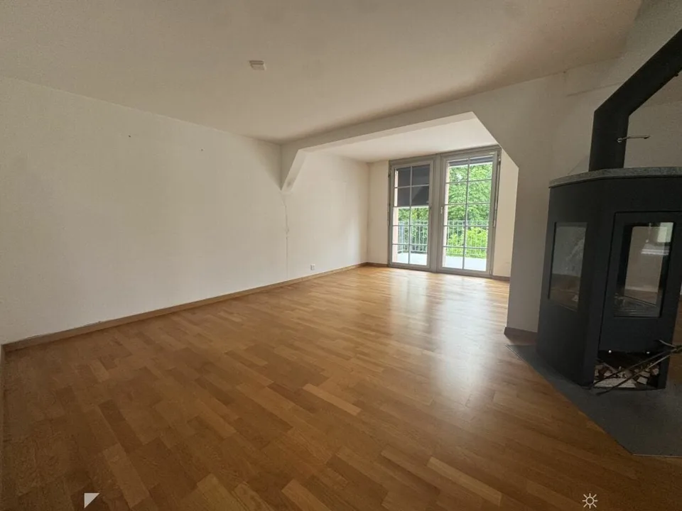 3½-Zimmer-Dachwohnung in einer Villa an ruhiger, zentraler Lage