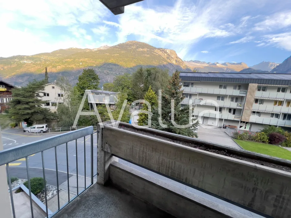 Bright 4.5-room apartment with mountain panorama in Brig