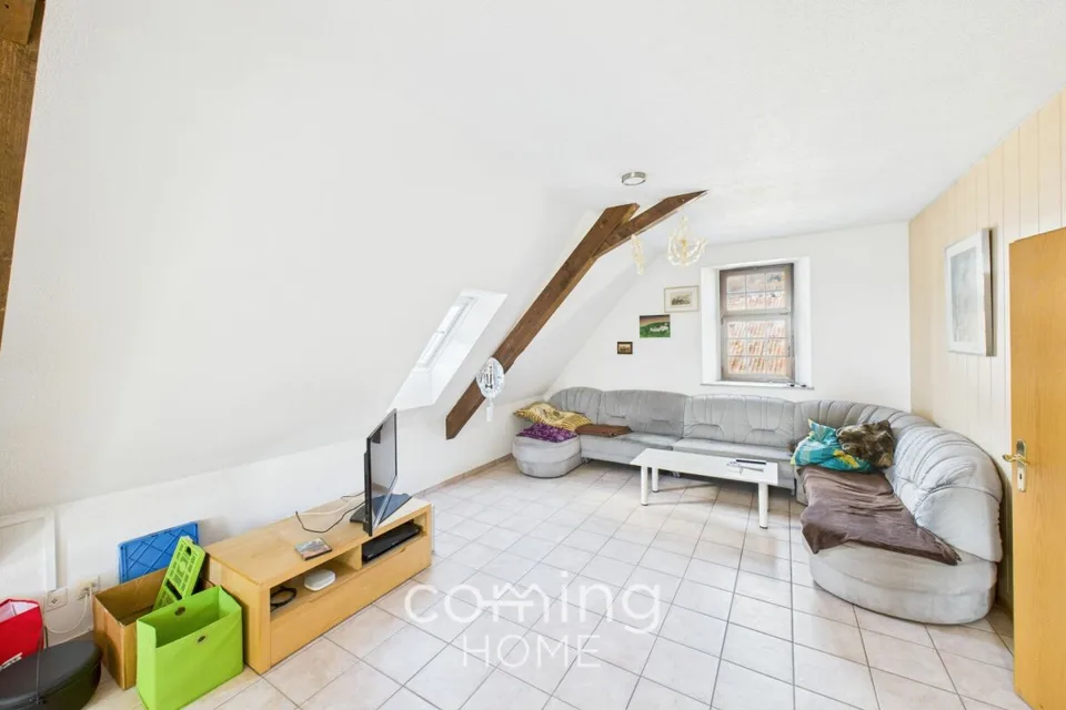 Charmante 4.5-Zimmer-Dachwohnung in Oensingen - mit zusätzlichem Estrich-Büroraum