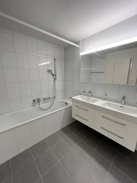 Appartement de 6 pièces rénové à louer dans un bon emplacement – photo 9 sur 13